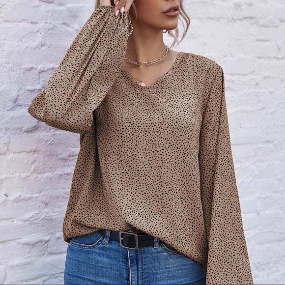 Tops - Tops V-neck Allover Print Blouse large ladies new